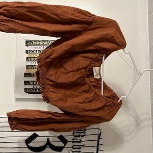 Size XS universal threads long sleeve never worn before